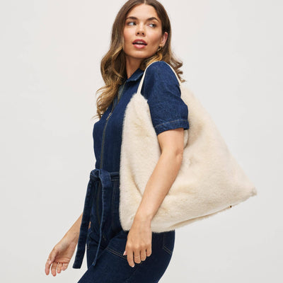 Chandler Hobo - Bel Air Boutique